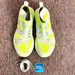 Nike Free Train Virtue 898052-002 Size 8 Mens pure platinum/ghost green